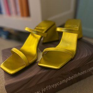 BRAND NEW JEFFREY CAMPBELL "TENDRESSE" GOLD METALLIC SANDAL.SIZE. 7